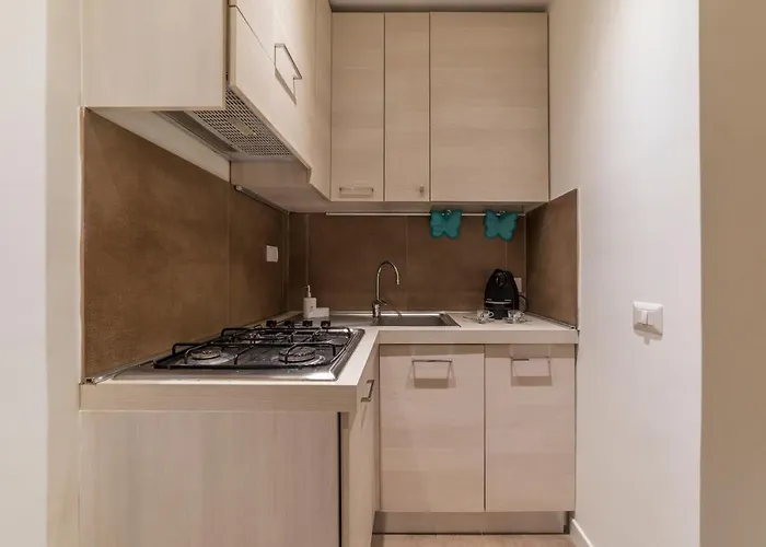 Guesthost - San Lorenzo Modern Flat * Rome