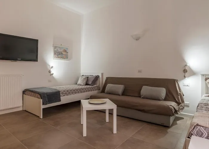 Guesthost - San Lorenzo Modern Flat * Rome